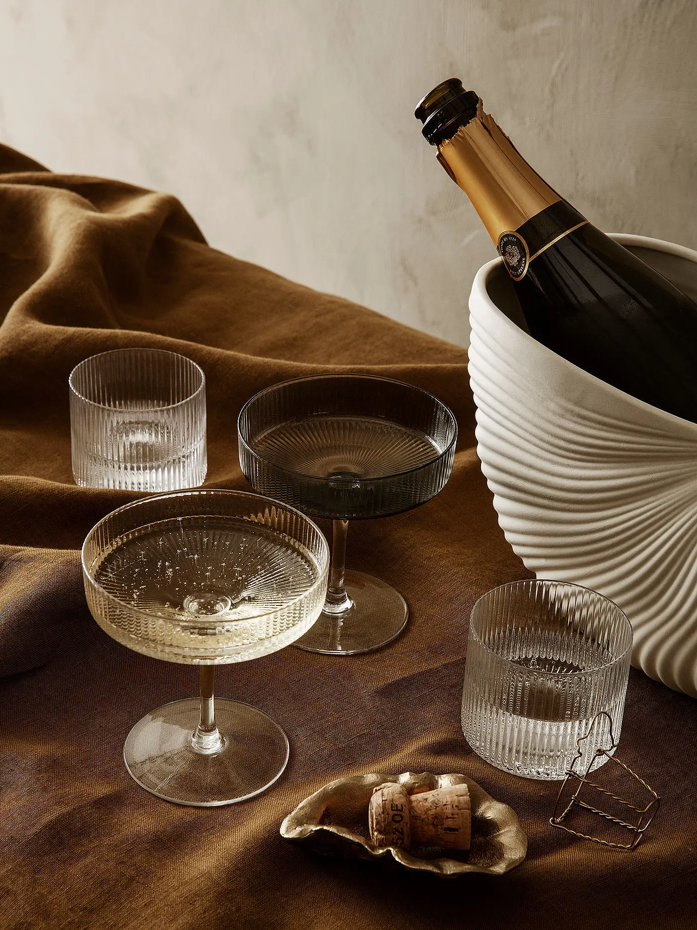 FERM LIVING | Champagnerschalen 2er Set RIPPLE Smoked | 